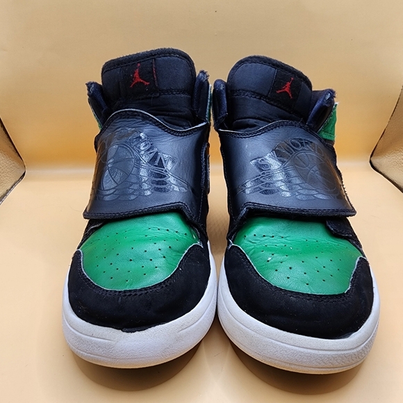 Sky Jordan 1 Kids 2.5Y Pine Green Black BQ7196-003 Velcro - Picture 4 of 6